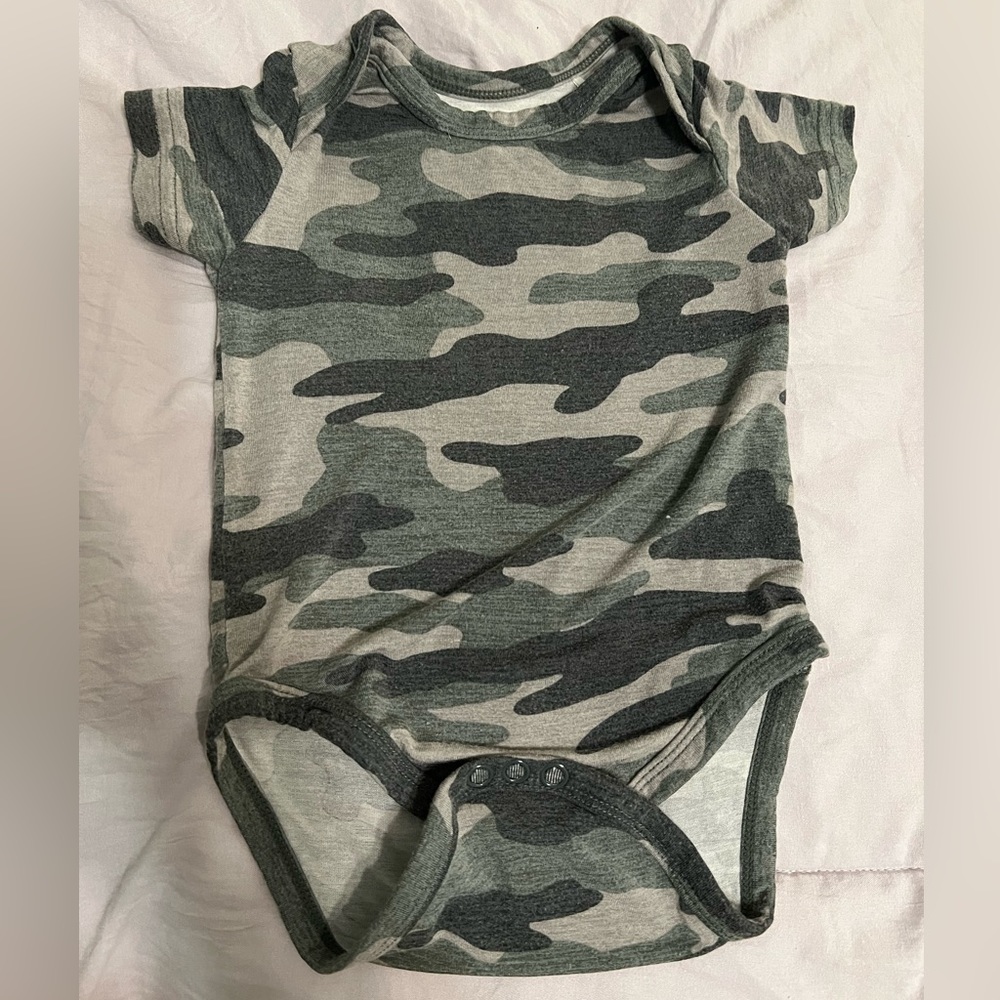 Little Sleepies camo onesie size 3-6 months